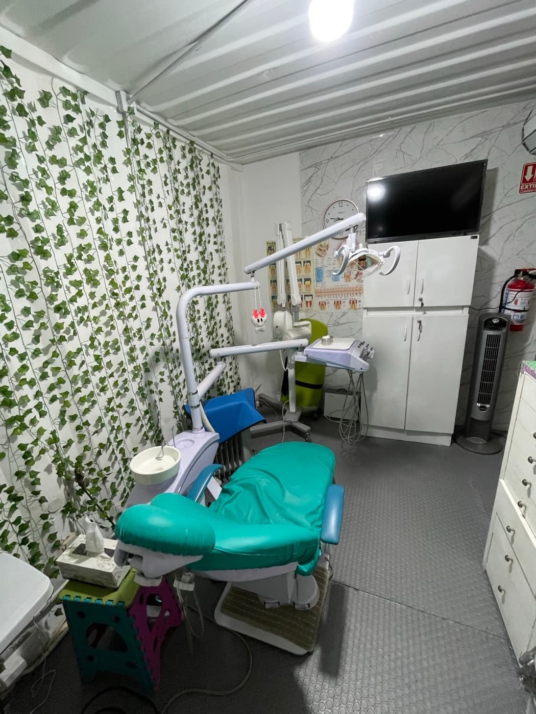 Interior del consultorio Futura Dental